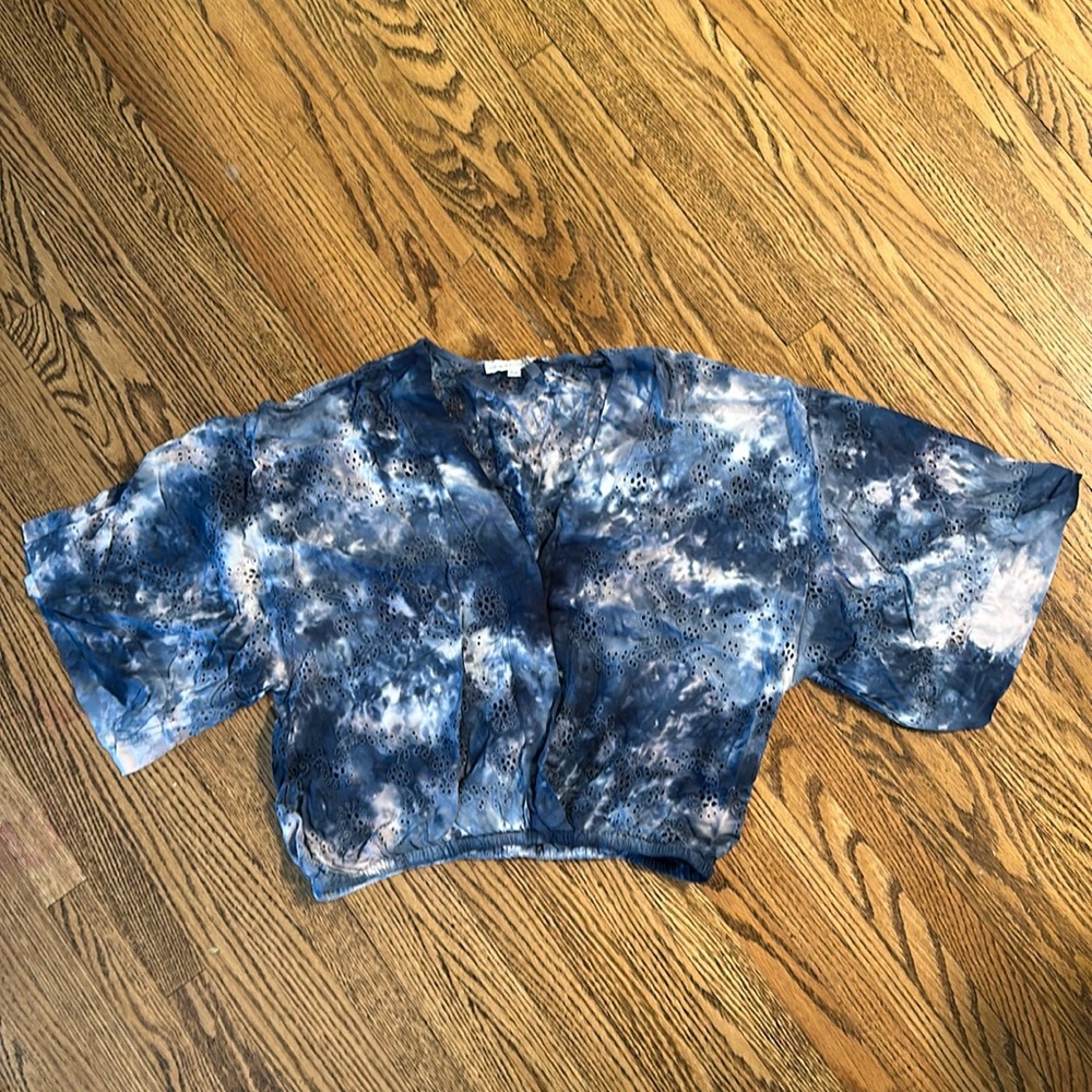 Tie dye shirt  🌸 3 for $17